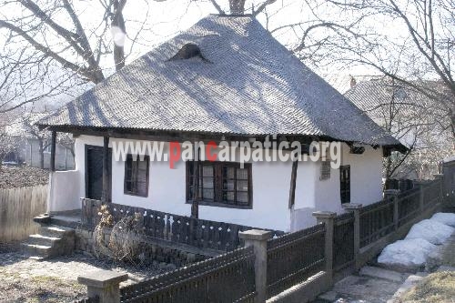 Casa Memoriala Mos Ion Roata - Campuri, Tara Vrancei