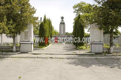 Monumentul lui Penes Curcanul - Vaslui, ridicat in amintirea eroilor din Razboiul de Independenta si