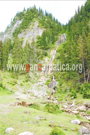 Cascada Cailor din Masivul Rodnei